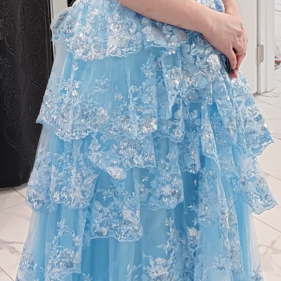 Size 4 boutique formal dress - Picture 3 of 4